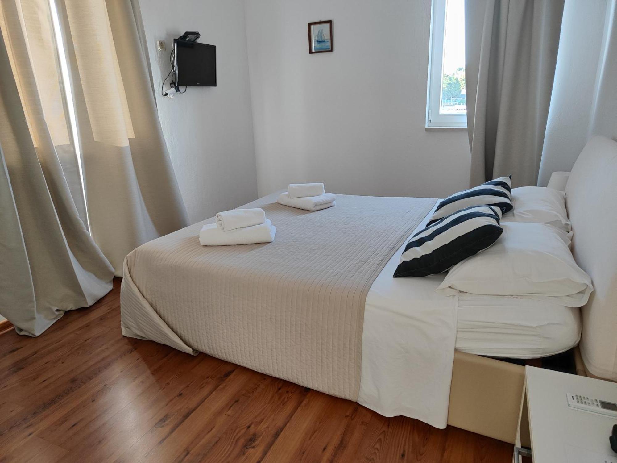 Guest House Adria Primošten Esterno foto